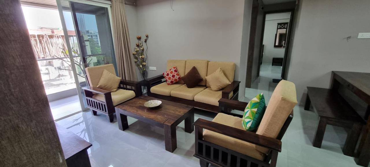 Status Homeaway Service Apartment