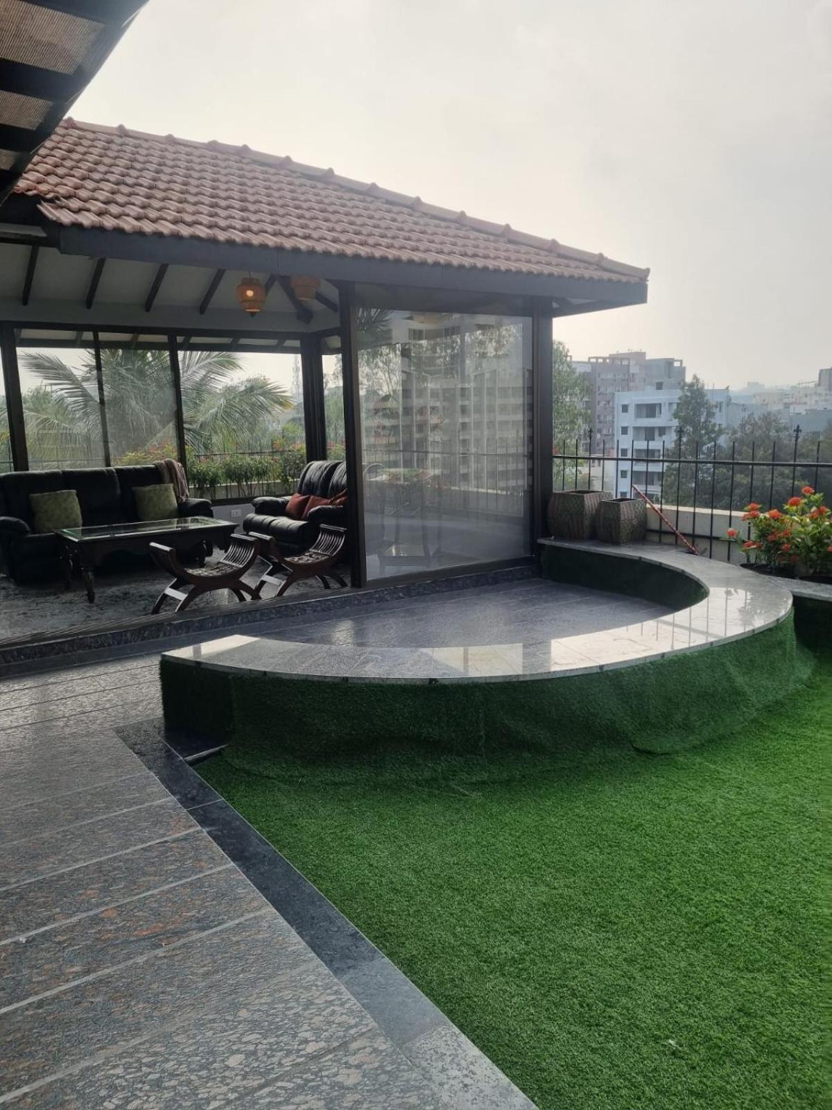 Status Homeaway Service Apartment *